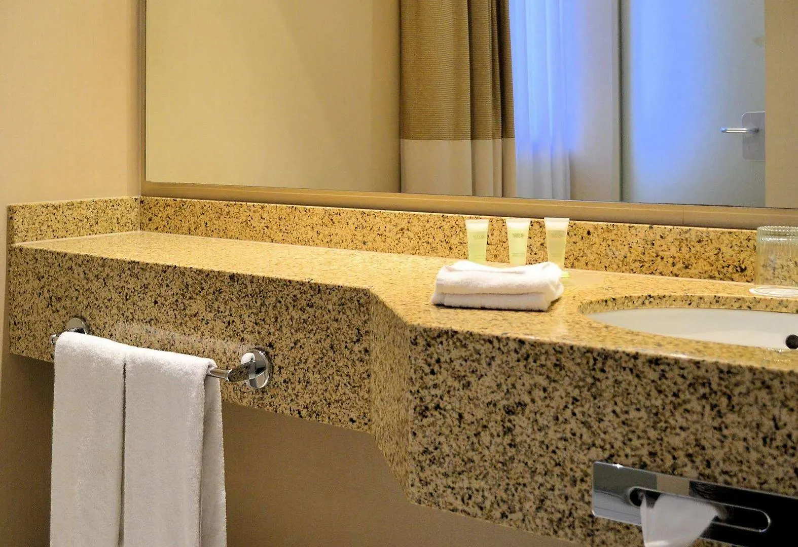 Courtyard By Marriott Duesseldorf Seestern Dusseldorf
